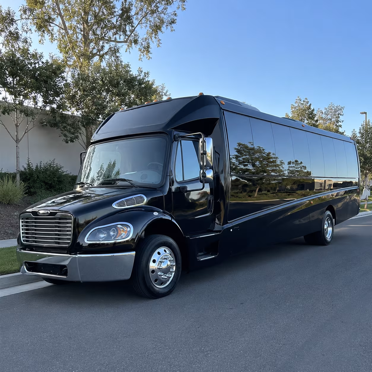 bus rentals for michigan lottery amphitheatre at freedom hill shows