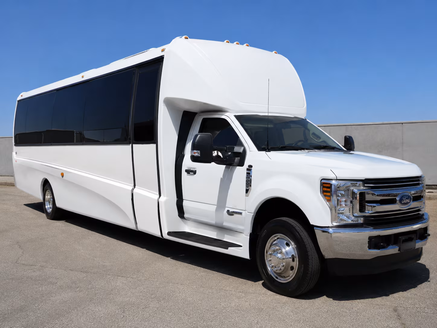 field trip buses for outdoor education and nature programs near st clair shores