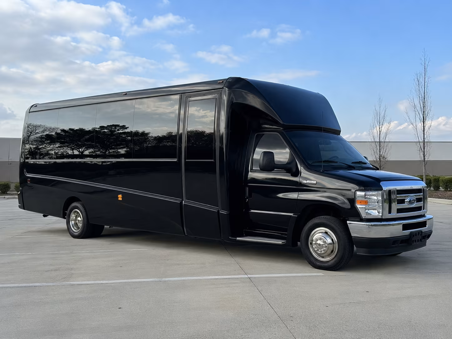 group concert buses to meadow brook amphitheatre and oakland county venues